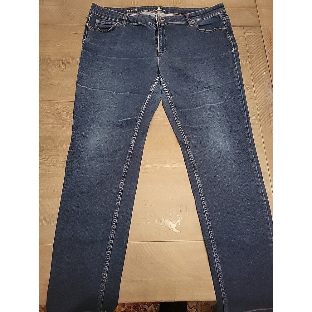 Liz Claiborne Fit Skinny Leg  Mid‎ Rise Blue jeans Sz 18 Contoured Waistband